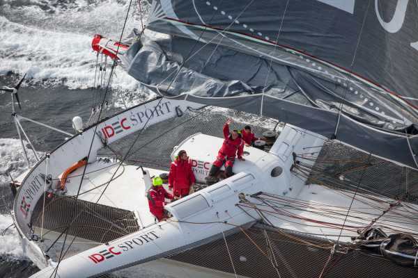 Training for the maxi tri IDEC Sport, skipper Francis Joyon, and his crew, prior to their circumnavigation crew record attempt for Trophy Jules Verne, off Belle Ile, on october 12, 2016 - Photo Jean-Marie Liot / DPPI / IDEC