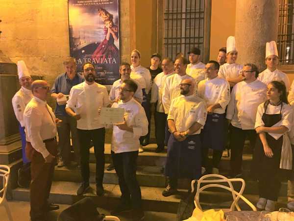 20170608_Festival_Gola_Gola_diploma_a_Fernando_Gonzalez_en_UNESCO_Dinner